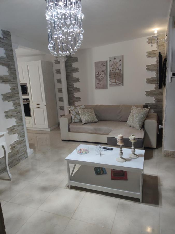 La Casa Delle Rose 1 Villa Giba Bagian luar foto